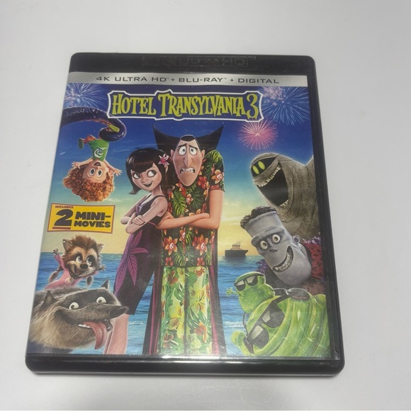 4K Ultra HD, Blu-ray, and Digital version of the movie Hotel Transylvania 3: - Picture 1 of 3